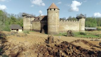 image: Guédelon : comment construire un château fort ?