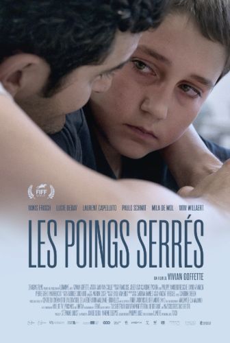 image: Les poings serrés