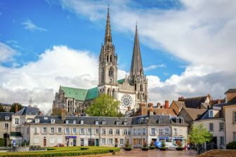 image: Meurtres à Chartres