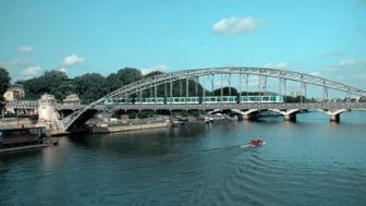 image: Tour, ponts, gares : le génie de Gustave Eiffel révélé